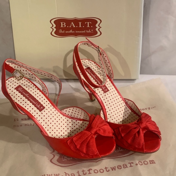 B.A.I.T FootWear Peep toe Bow Adorned Heel - Picture 1 of 4